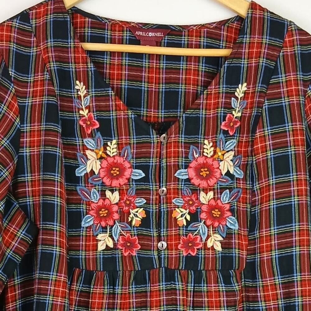 April Cornell SZ XL 100% Cotton 1/4 Button Tartan Plaid Floral Embroidered Top - Picture 3 of 5